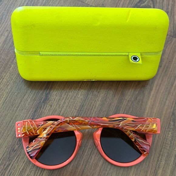 Snapchat spectacles peach with yellow case main image 6